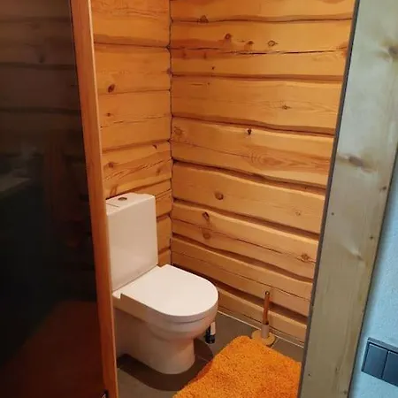 Kuuse Metsamaja SAAREMAA