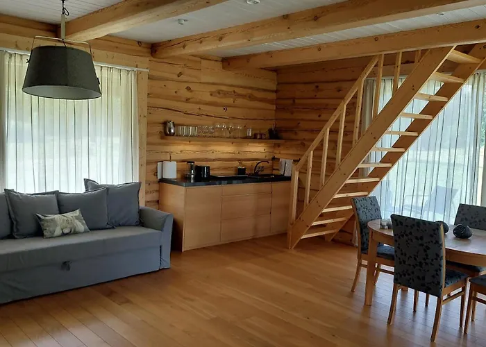 Kuuse Metsamaja SAAREMAA