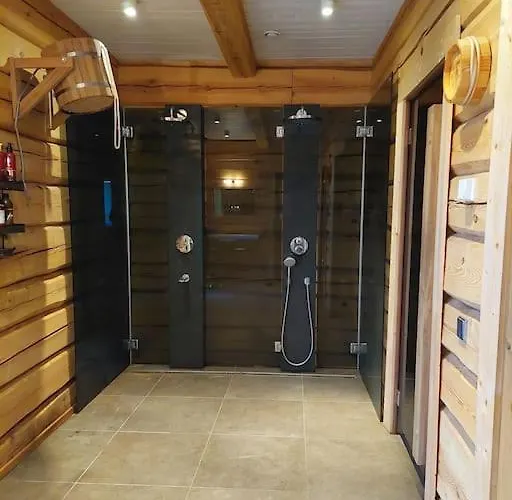 Kuuse Metsamaja بيت للعطل SAAREMAA