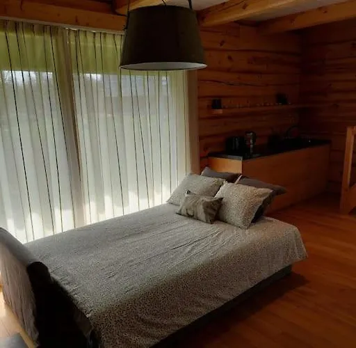 Kuuse Metsamaja SAAREMAA