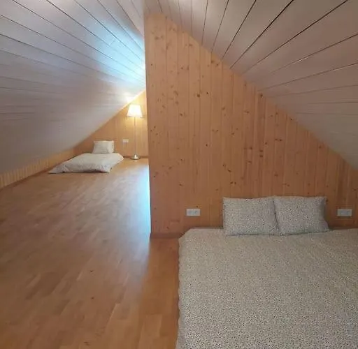 Kuuse Metsamaja بيت للعطل SAAREMAA