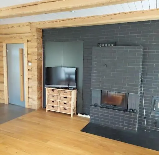 Kuuse Metsamaja بيت للعطل *