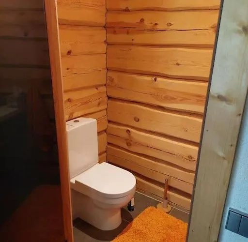 Kuuse Metsamaja SAAREMAA