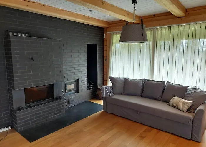 Kuuse Metsamaja بيت للعطل *