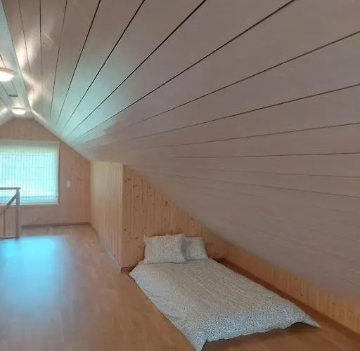 Kuuse Metsamaja بيت للعطل SAAREMAA